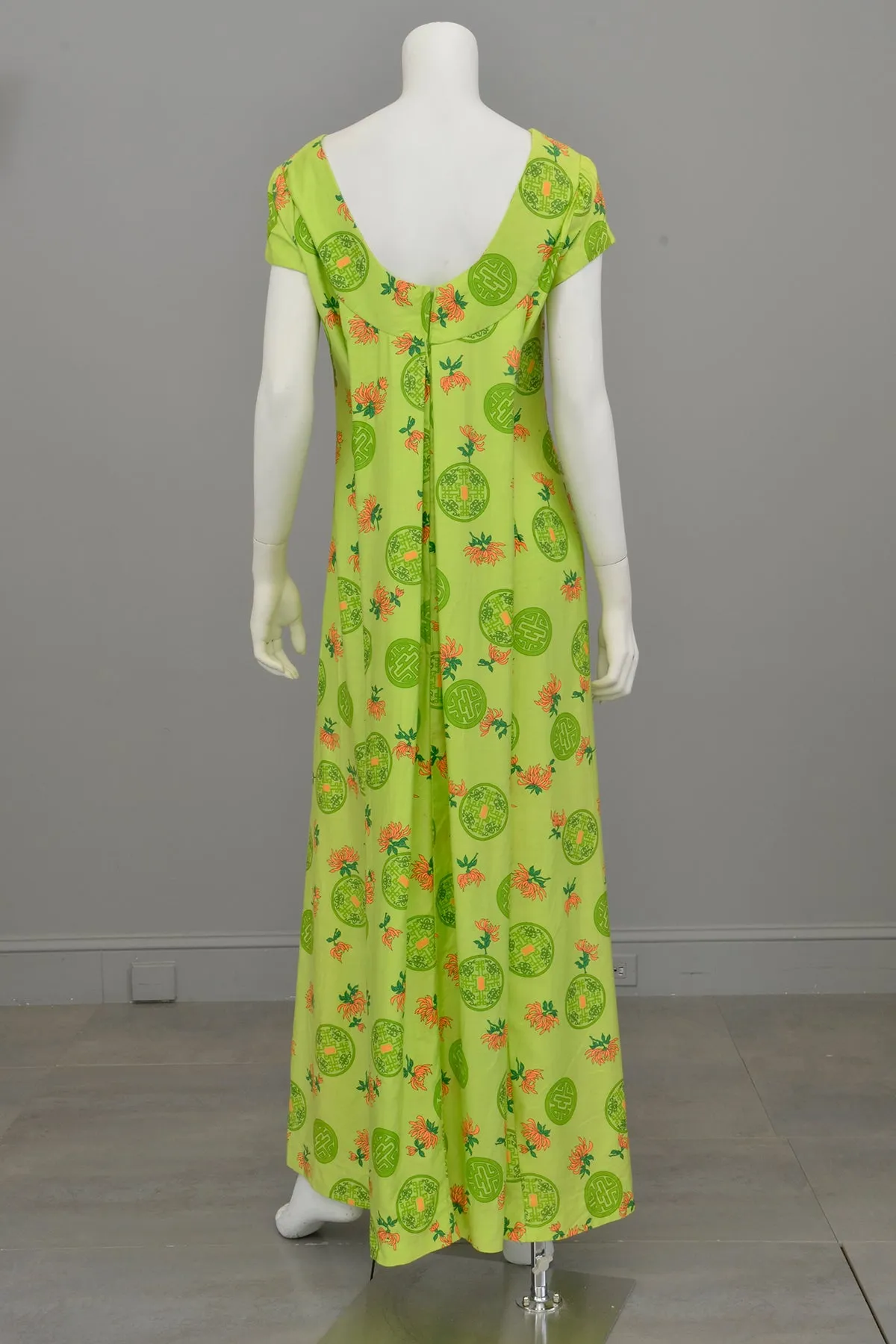 1960s 70s Hawaiian Lotus Print Draped Back Babydoll Maxi Dress