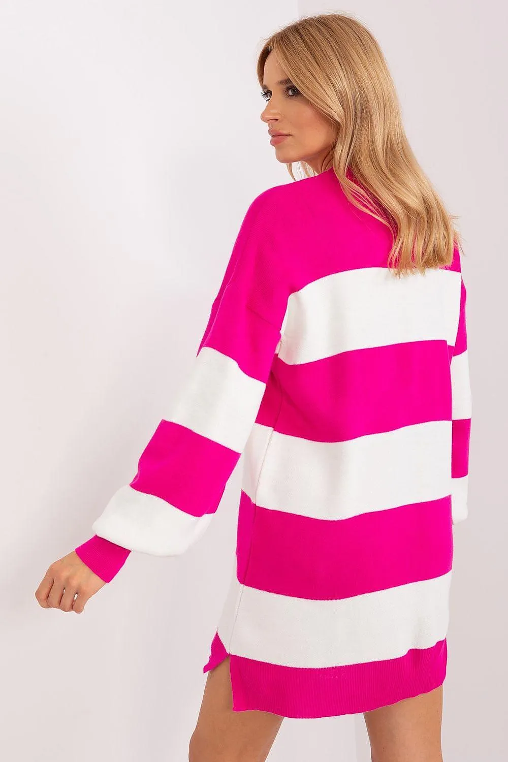 Cozy Chic Striped Acrylic Sweater - A Versatile Wardrobe Staple