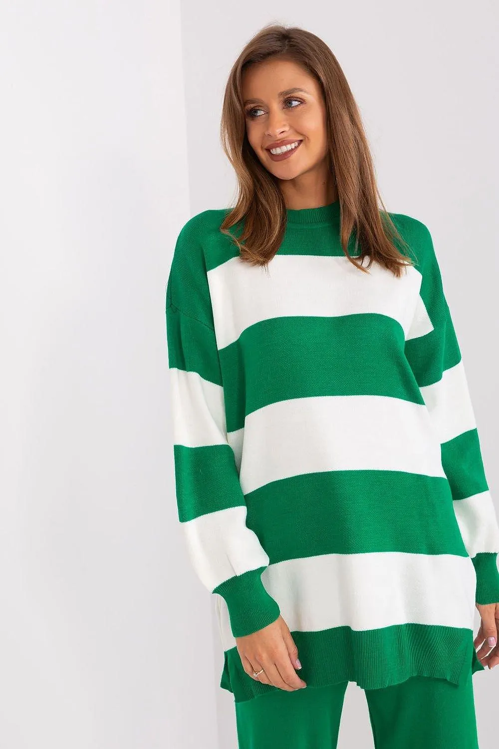 Cozy Chic Striped Acrylic Sweater - A Versatile Wardrobe Staple