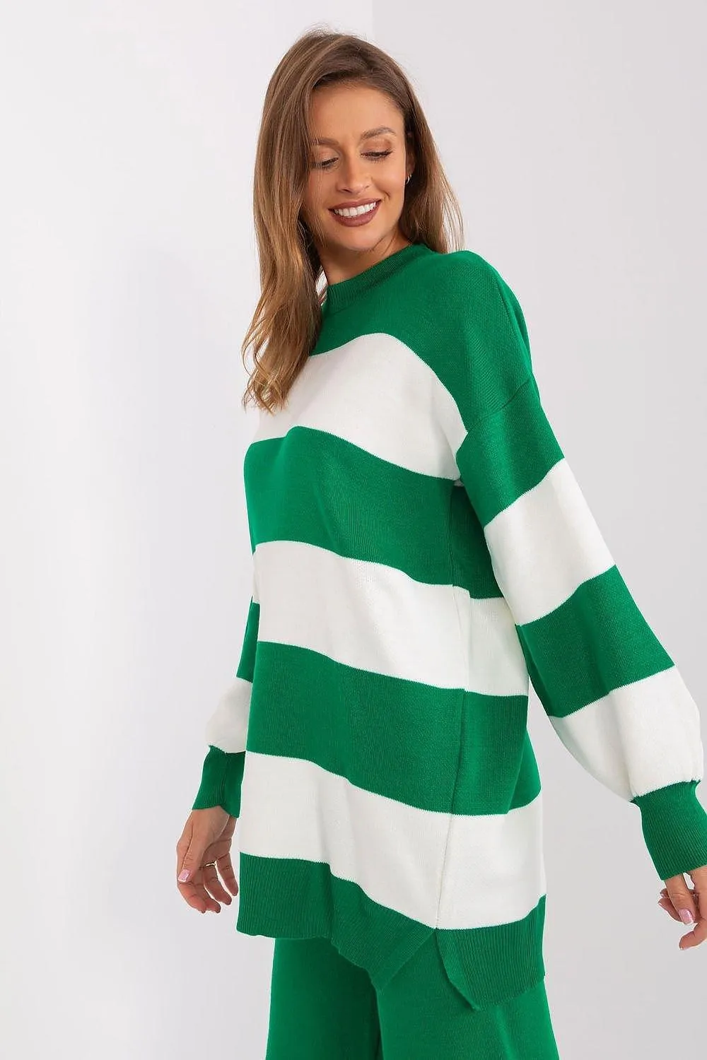 Cozy Chic Striped Acrylic Sweater - A Versatile Wardrobe Staple