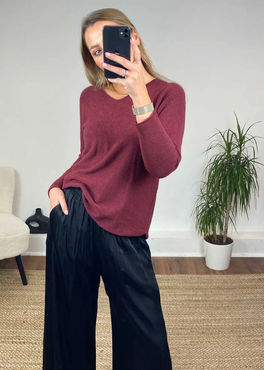 Lorna V Neck Jumper in Burgundy