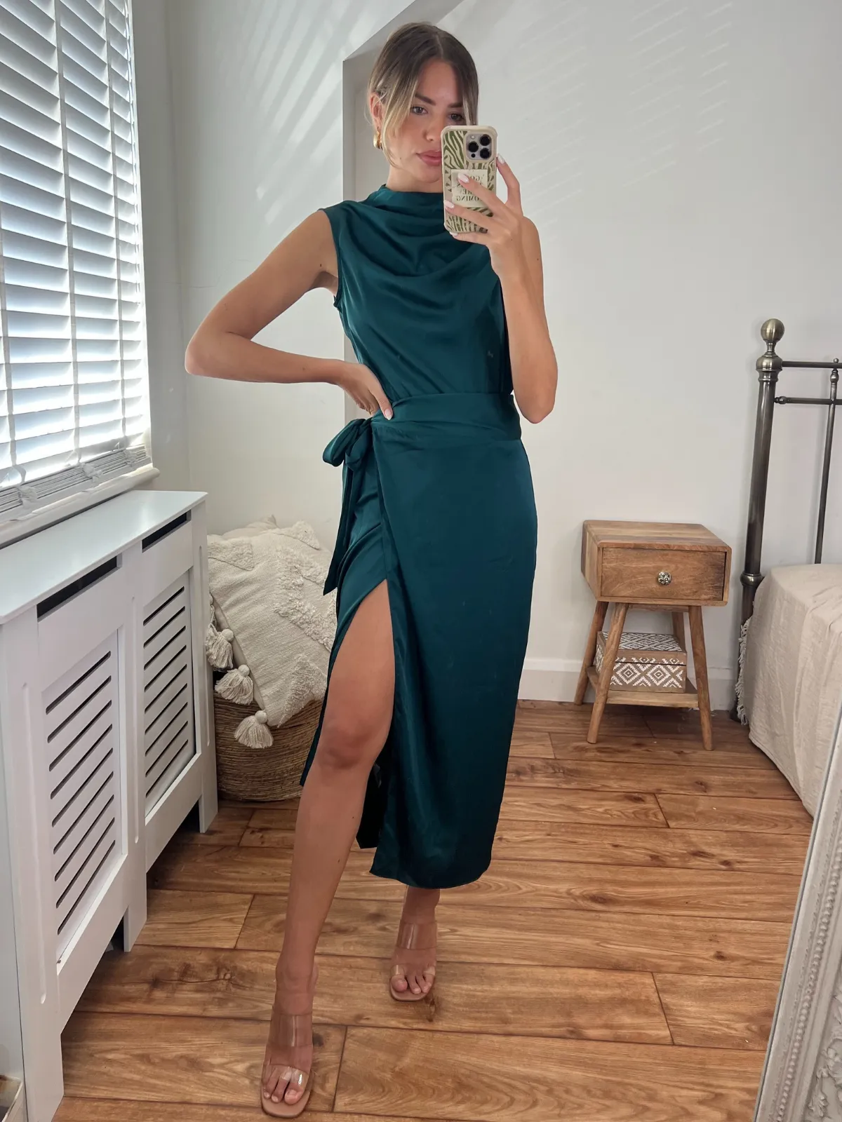 Ruth Satin Drape Sleeveless Top / Emerald Green