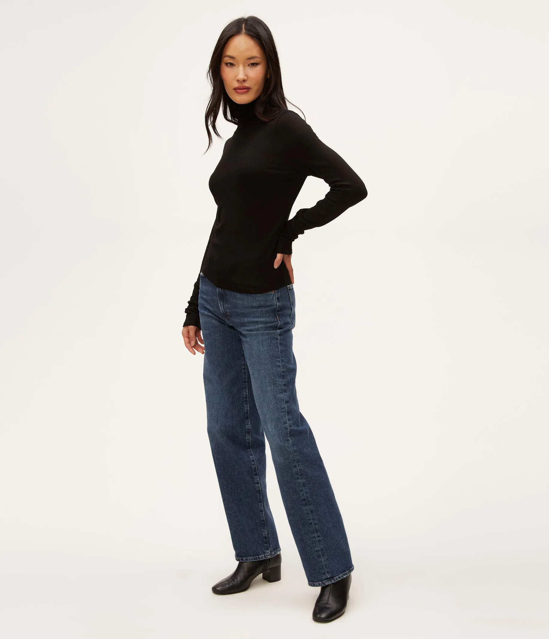 Tara Crop Turtleneck