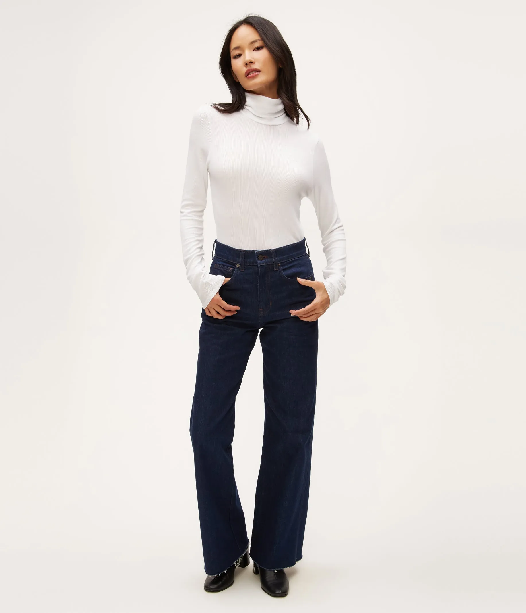 Tara Crop Turtleneck