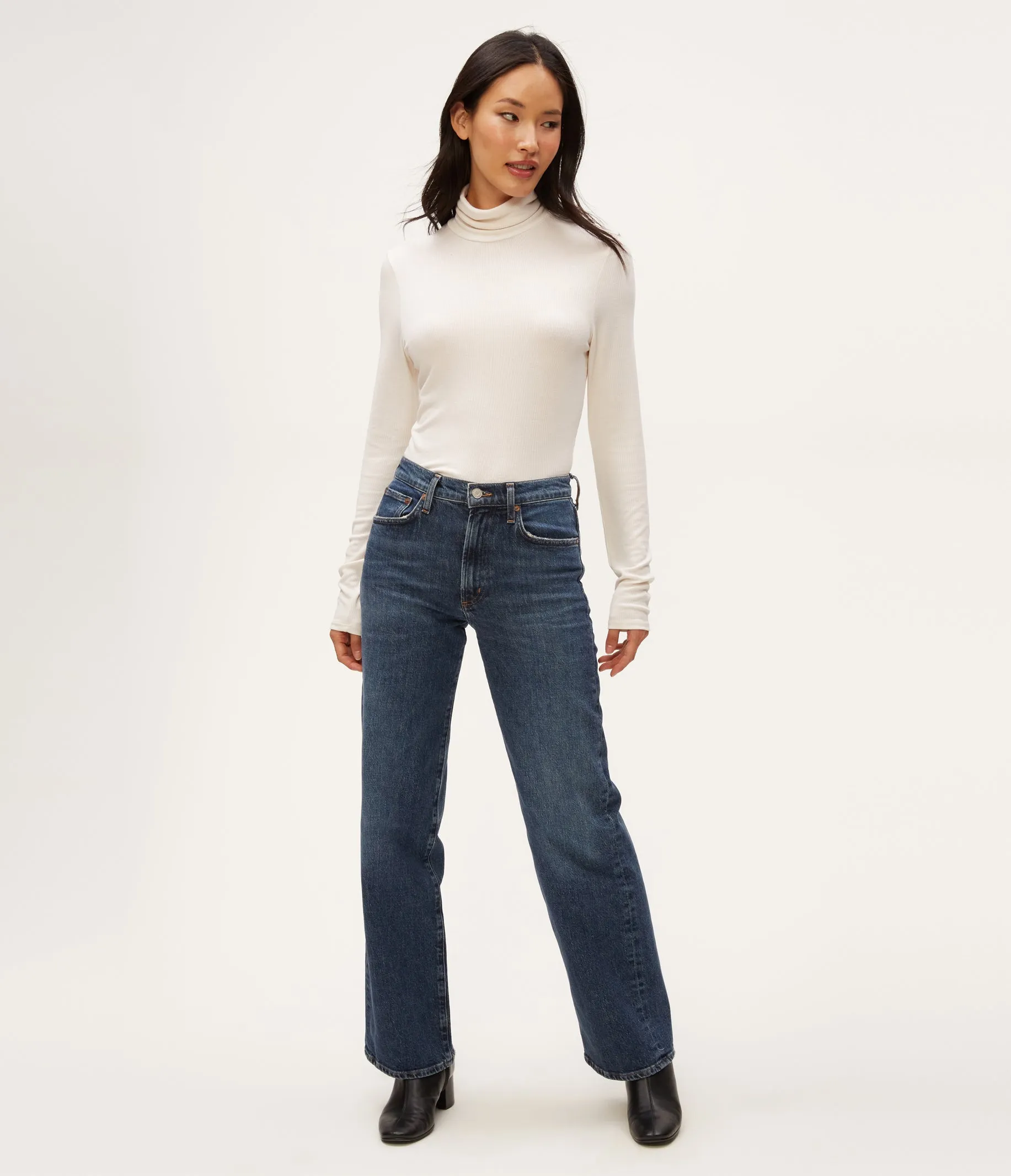 Tara Crop Turtleneck